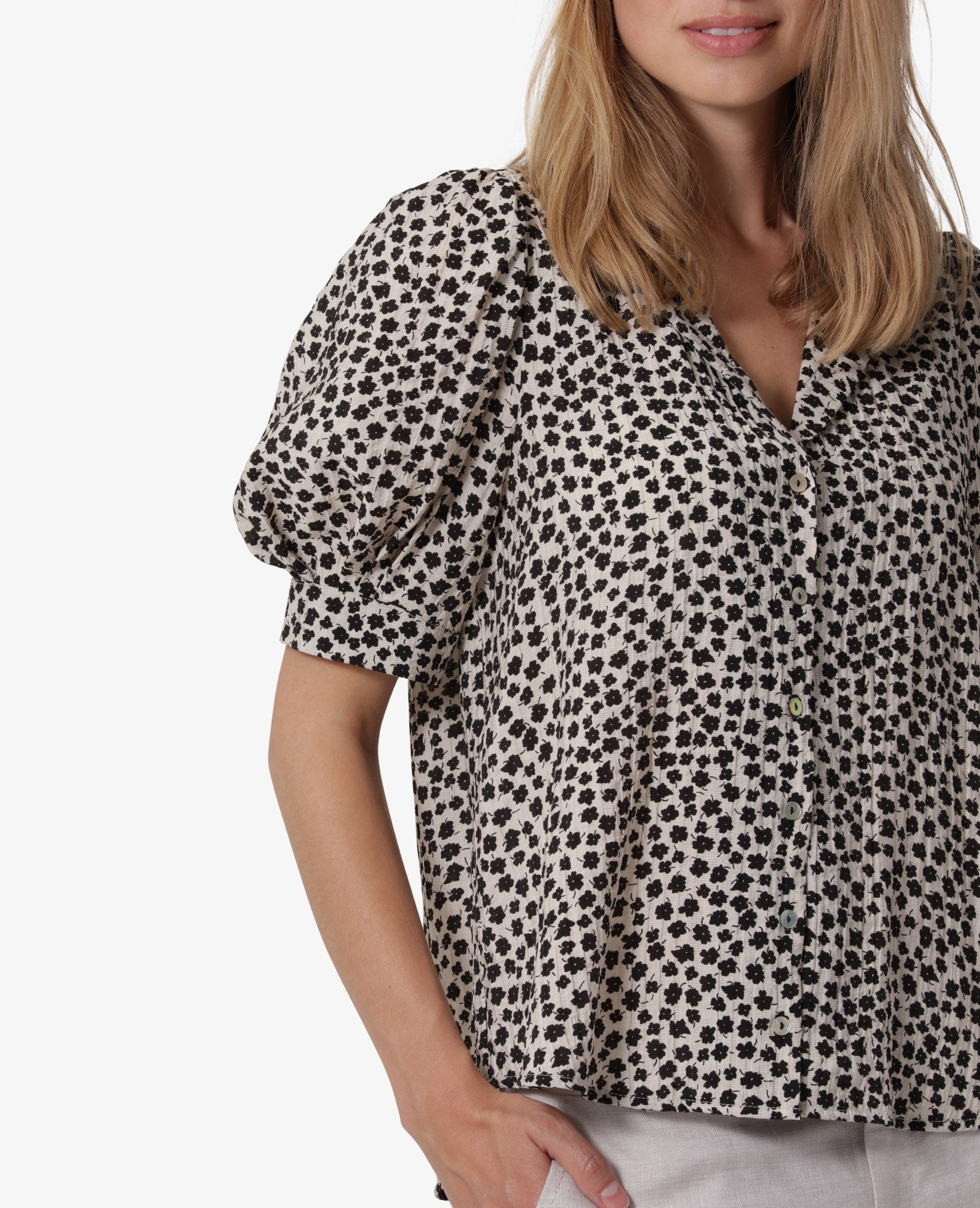 BLACK FLOWER SHIRT - HemdenNoa Noa