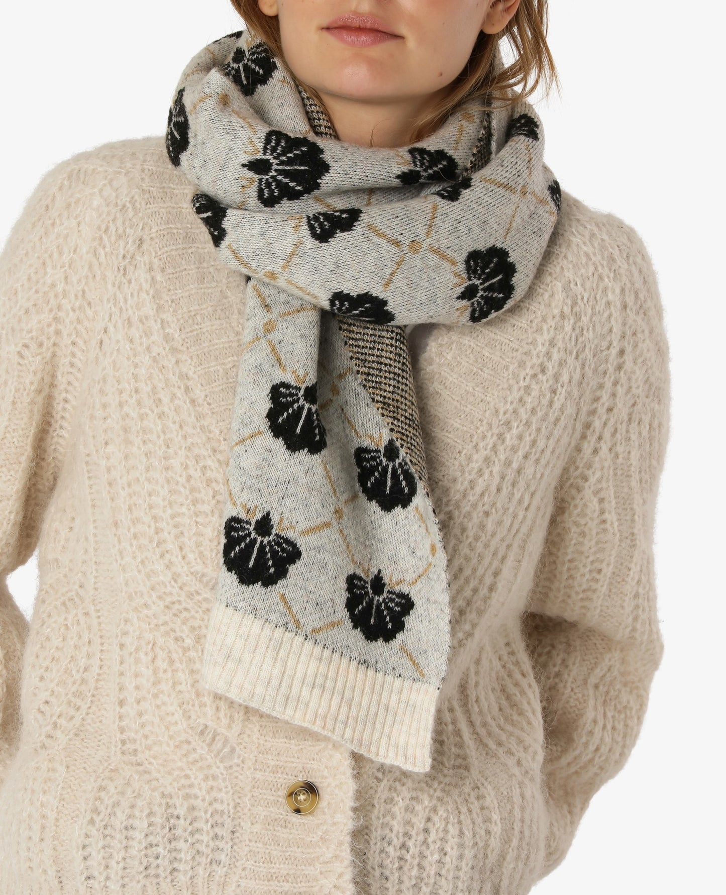 ANU KNITTED SCARF ACCESSORIES